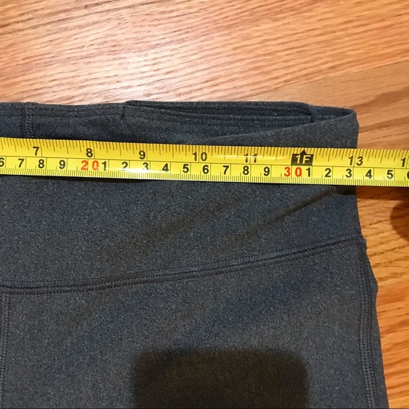 👟Under Armour Athletic Capris - Picture 5 of 7